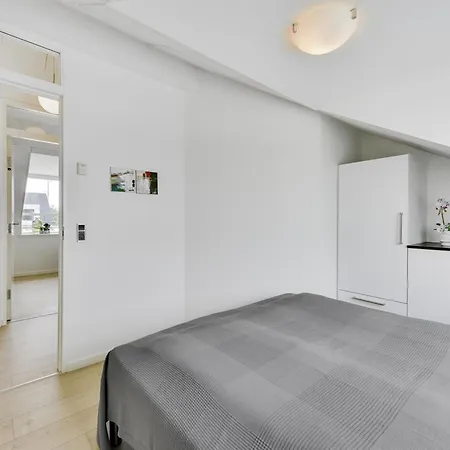 Anneka - 200m From The Sea By Interhome